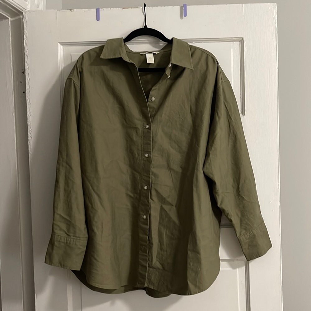 H&M BUTTON DOWN TOP